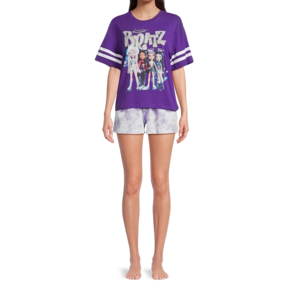 Bratz Women’s Size XS (0-2) Graphic Tee and Shorts Lounge Set Purple Pajama Set - Picture 3 of 6